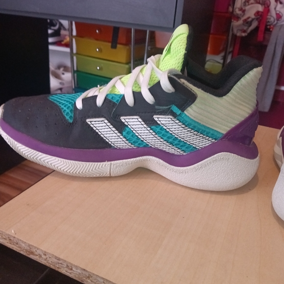 Shoes - Picture 3 of 8